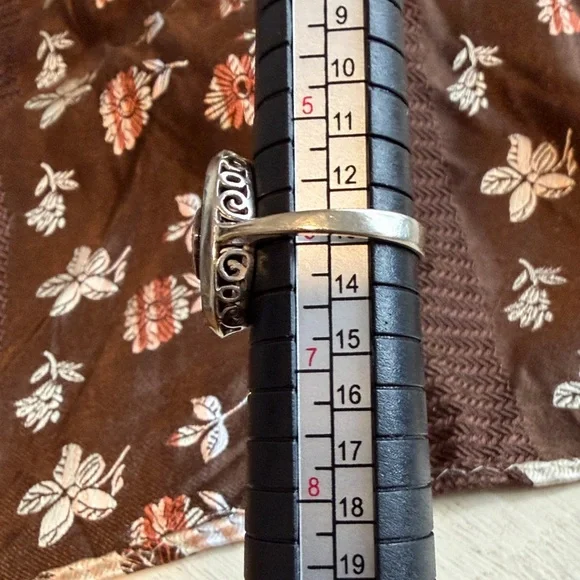 Elegant Diamond Black and White Gold Women's Ring - Picture 8 of 8